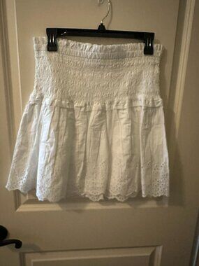 BNWT Gap Eyelet Mini Skirt Size Medium